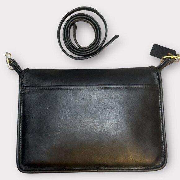 VTG Coach Pocket Bag 9875 Black Leather Brass Turnlock Shoulder Purse 1990 USA - Picture 7 of 12